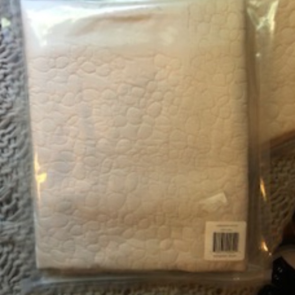 *HOST PICK* Calvin Klein Quilted Petals Pink Euro Sham Set *NEW* - Picture 5 of 9